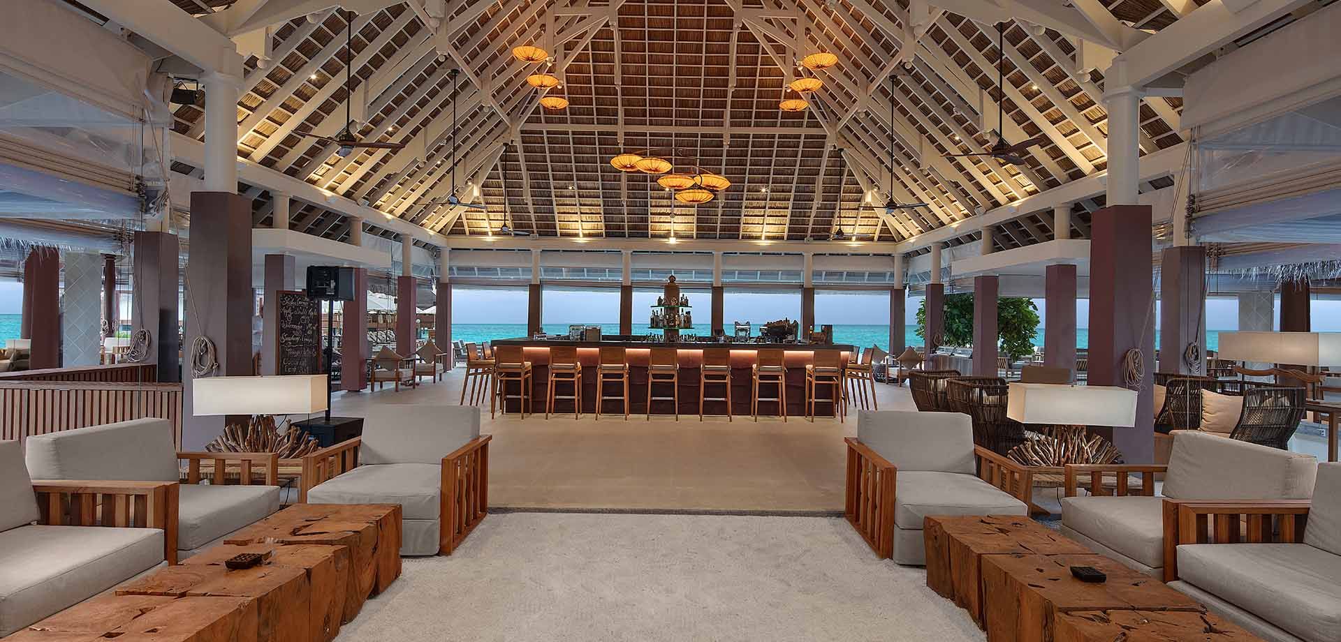 Bandhi Pool Bar in Maldives