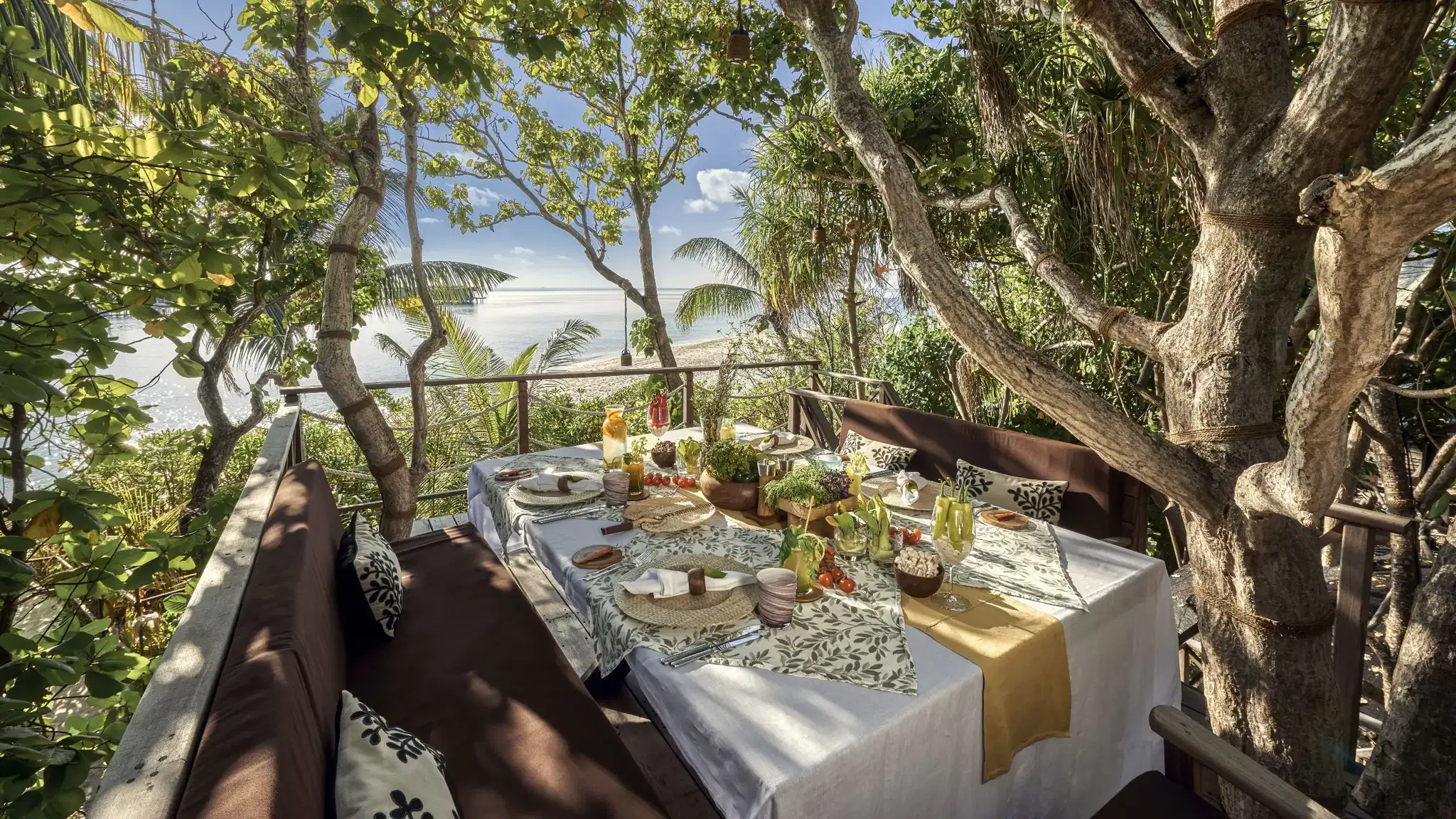 Treehouse Dining